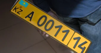 Белые вместо жёлтых: в РК изменят правила регистрации транспорта