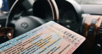 Восстановление прав без лишних справок: что изменилось для казахстанцев