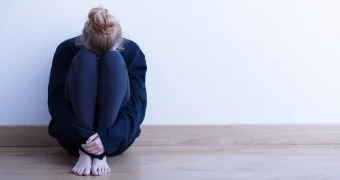 Почему нам кажется, что кто-то рядом в темноте: новое исследование