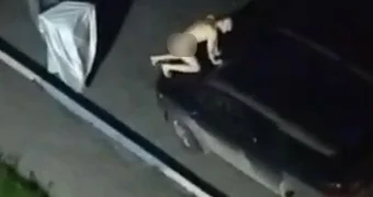 Казахстанец устроил голый дебош в России (видео)