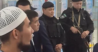 «Спали на полу»: скандал пассажиров привлек правоохранителей в аэропорту Актау