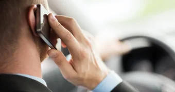 Мошенники больше не просят код из SMS — им нужен только ваш голос