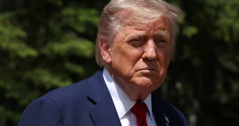 США вводят 25-процентную пошлину на все товары из Казахстана: заявление Дональда Трампа