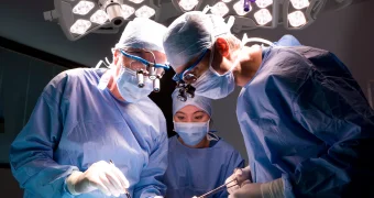 «Я спасаю конечности за 90 тысяч тенге, но живу как ученик колледжа»: честный пост врача взорвал соцсети