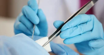 «Не по карману»: в Казахстане многодетная мать пожаловалась на стоимость обрезания