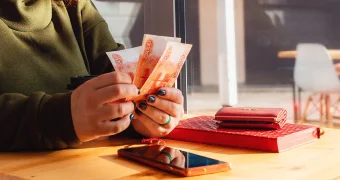 Мигрантам придется отчитываться, чтобы отправить деньги за границу