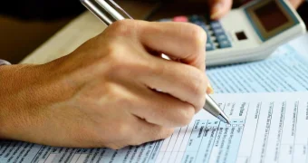 До 15 сентября казахстанцам необходимо сдать декларацию о доходах и имуществе: кого это касается