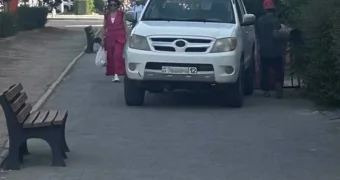 Наглого водителя внедорожника оштрафовали в Актау