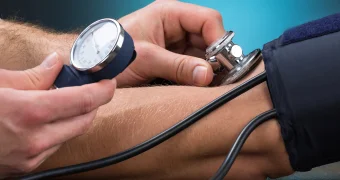 Названы неожиданные причины высокого давления