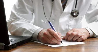 Казахстанцев предупредили об опасных звонках с приглашением на скрининг