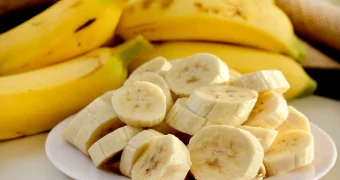 Невидимая угроза: чем опасно не мыть бананы перед едой