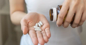 Названы лекарства, которые нельзя употреблять при ярком солнце