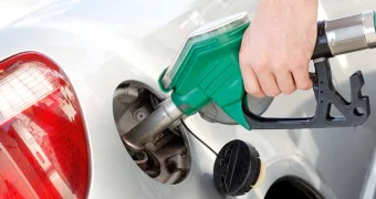 Бензин увозят тоннами: как Россия опустошает казахстанские заправки