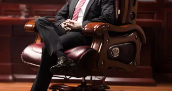 Сидеть по-королевски: во сколько обходится рабочее место акима в Казахстане