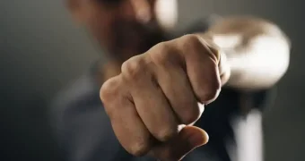 Казахстанец избил своего начальника - инженера из Китая