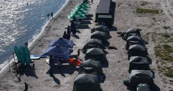 Акимат Актау намерен демонтировать незаконные палатки и шатры на побережье