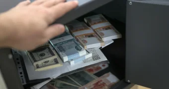 Обман с размахом: россиянка проехала 200 км, чтобы передать мошенникам 89 миллионов рублей