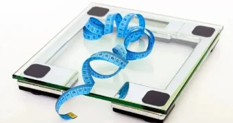 Ранний обед против ожирения: ученые выявили связь между временем еды и генетикой