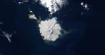 Ученые исследовали ледник на отдаленном острове и пришли в ужас