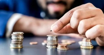 Казахстанцам объяснили, что будет с долгом, если МФО исчезнет