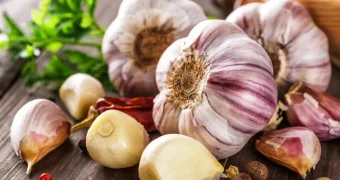 Китайские ученые обнаружили полезное свойство чеснока — этот овощ может спасти вашу жизнь