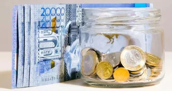 Кому в Казахстане выгоден депозит, с которого нельзя снять деньги?
