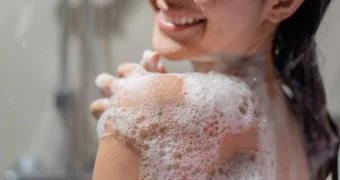 Мать Кайрата Нуртаса представила премиальный шампунь «ГульЗира»