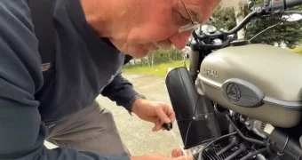 Американский байкер пожаловался на санкции — и получил мотоцикл от Путина