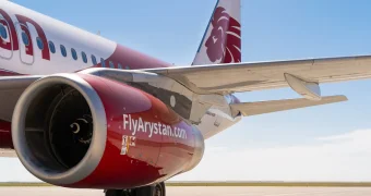 "Почему не на казахском?” — пассажирка устроила громкий скандал в самолёте FlyArystan (видео)