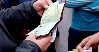 Из России на родину: казахстанских мигрантов стали чаще выдворять из страны