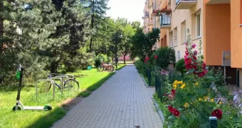 Россиянин побывал в польском дворе многоэтажки и «челюсть отвисла»