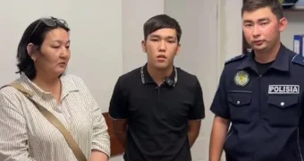 Назвал полицейских «мусором»: провинившийся подросток из Актау извинился на камеру