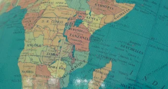 Правозащитники требуют пересмотра карт: Африку хотят показать в истинных масштабах