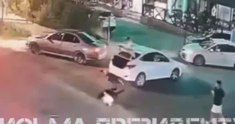 Стычка между парнями в Конаеве закончилась наездами на людей