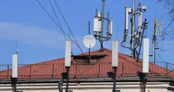 Антенны сотовой связи в жилых зонах: какие разрешения обязательны в Казахстане