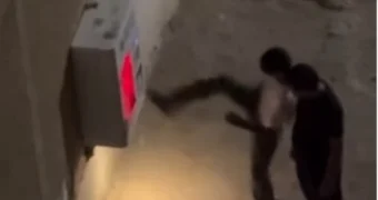 «Люди без воды остались»: в Актау подросток разгромил водомат на глазах у жильцов дома