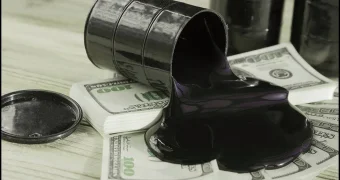 Нефтяная рулетка: падение Brent грозит миллиардными потерями для Казахстана