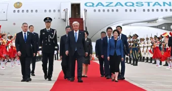 Касым-Жомарт Токаев прибыл в Тяньцзинь для участия в юбилейном саммите ШОС