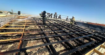 Кровля здания столовой сгорела в Мангистау