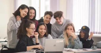 QR-коды, психологи и штрафы: какие новшества ждут школы с 1 сентября