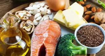 Названы продукты, даже разовый прием которых нарушает кровоток в мозге