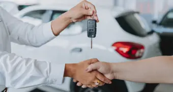 Жители Мангистау теперь могут оформить договор купли-продажи автомобиля онлайн