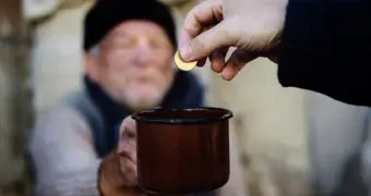 Казахстан разделился на «миллионеров» и «выживающих»: реальные доходы по регионам