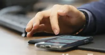 Казахстанцам придется частые мобильные переводы объяснять налоговой: новые правила контроля