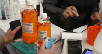 В Новосибирске мужчина снял штаны и признался в любви кассирше