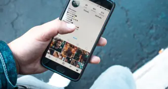 Оно того стоит? Психолог предупредила о рисках откровенных признаний в интернете