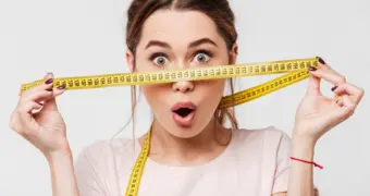 Избавит от жира на животе и бедрах: назван фрукт, который способствует похудению без усилий