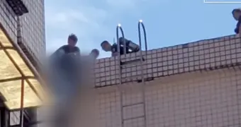 Жители дома несколько дней пили воду из бака, где позже нашли тело мужчины