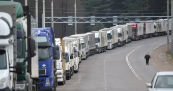 Несколько тысяч фур застряли на границе с Казахстаном