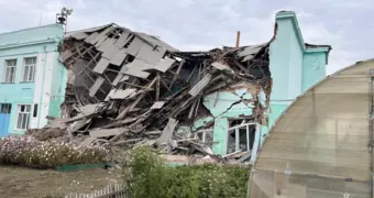 Здание школы рухнуло в России (видео)